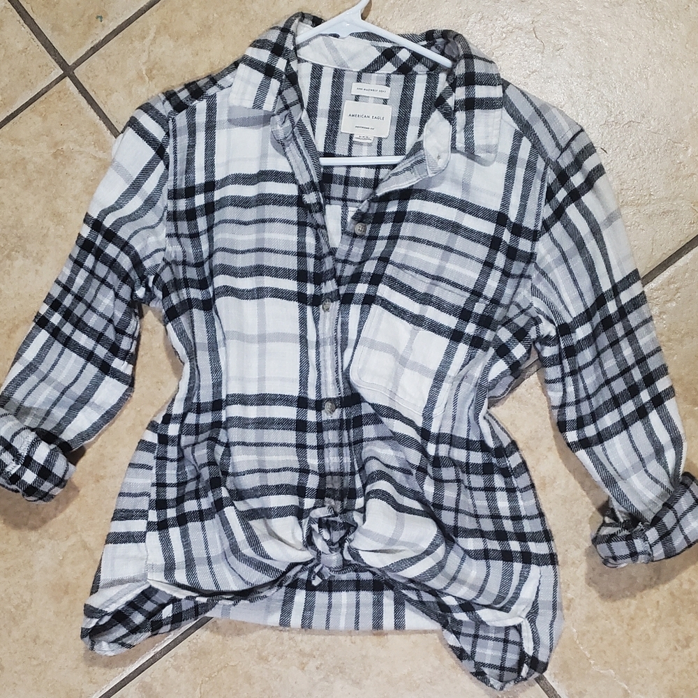 Womens AE long button down flannel shirt with collar| long sleeve